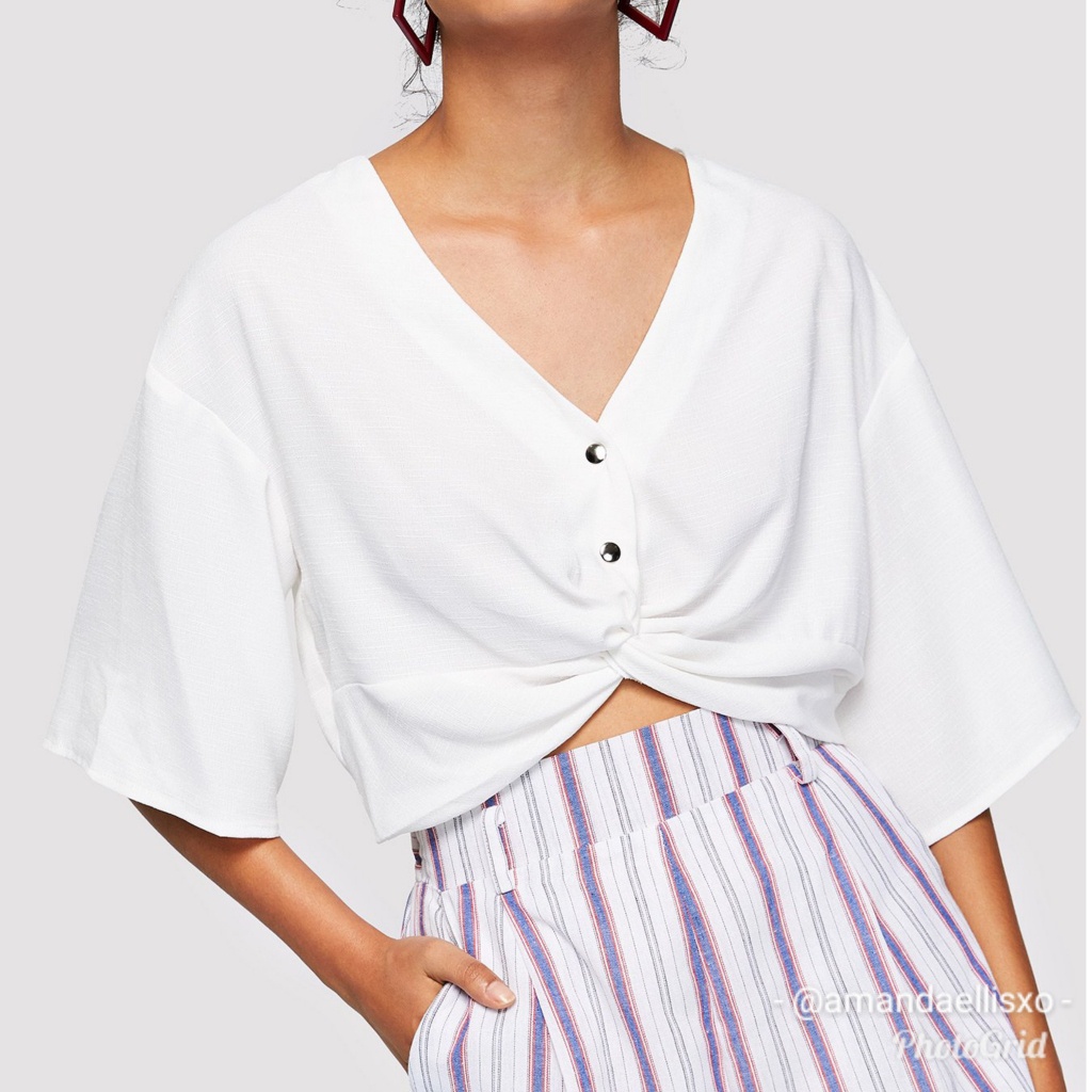Buttoned Twist Front Cropped Blouse